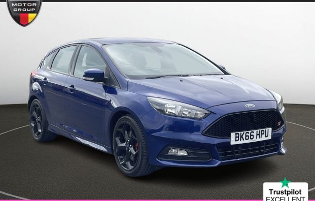 Used 2016 BLUE FORD FOCUS for sale in Manchester
