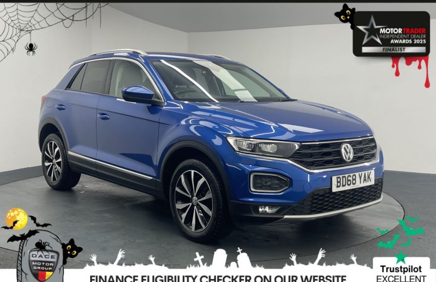 Used 2018 BLUE VOLKSWAGEN T-ROC for sale in Manchester