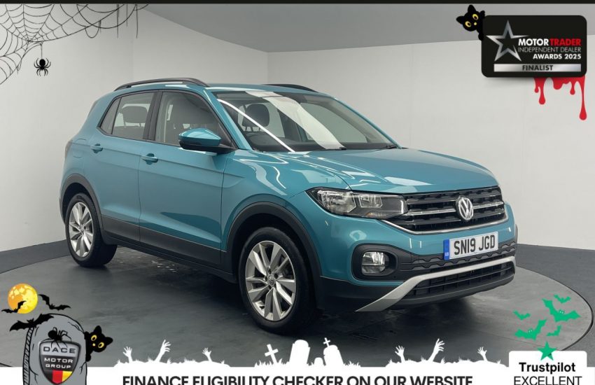 Used 2019 BLUE VOLKSWAGEN T-CROSS for sale in Manchester