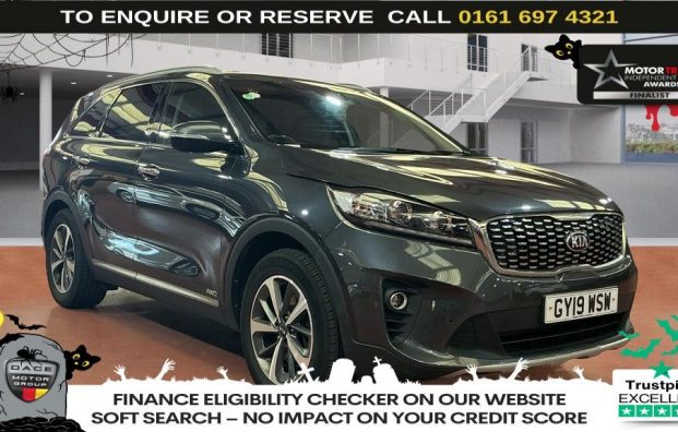 Used 2019 GREY KIA SORENTO for sale in Manchester