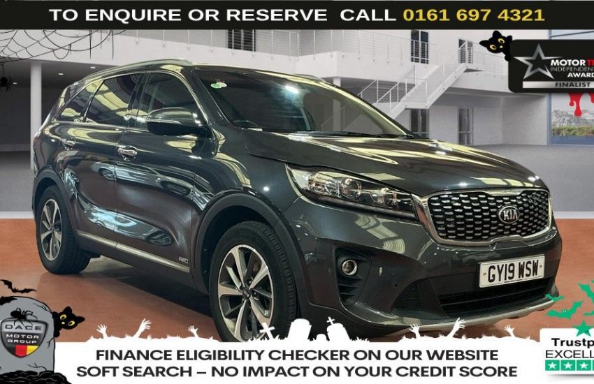Used 2019 GREY KIA SORENTO for sale in Manchester