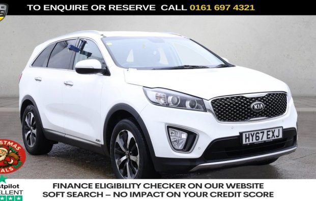 Used 2017 WHITE KIA SORENTO for sale in Manchester
