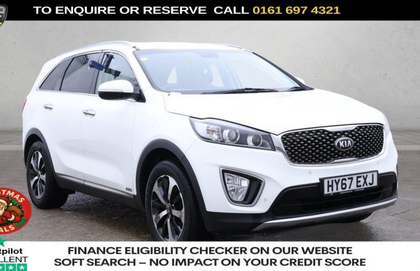Used 2017 WHITE KIA SORENTO for sale in Manchester