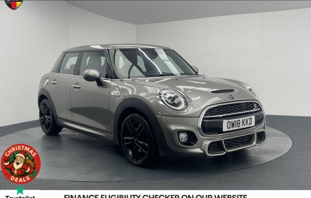 Used 2018 SILVER MINI HATCH for sale in Manchester