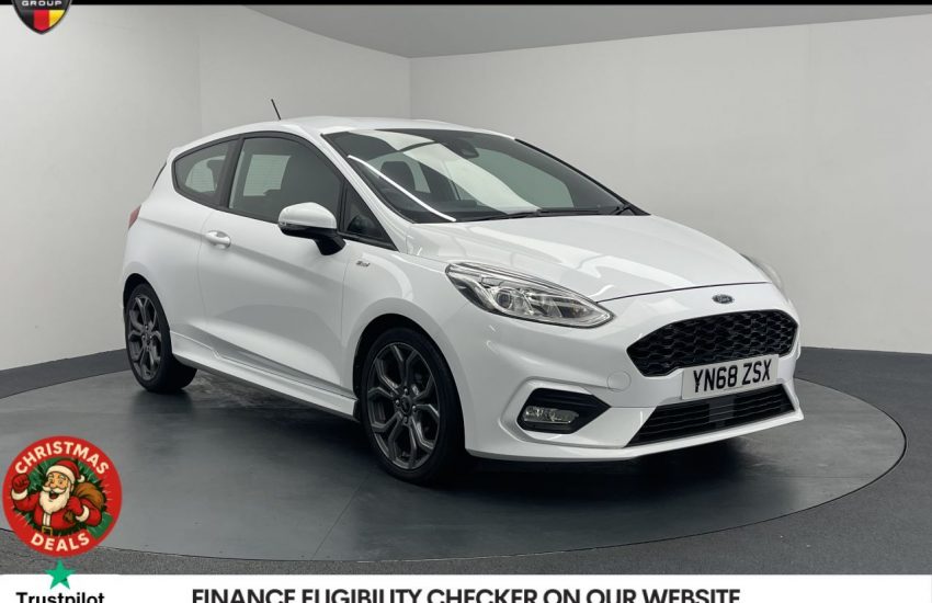 Used 2018 WHITE FORD FIESTA for sale in Manchester