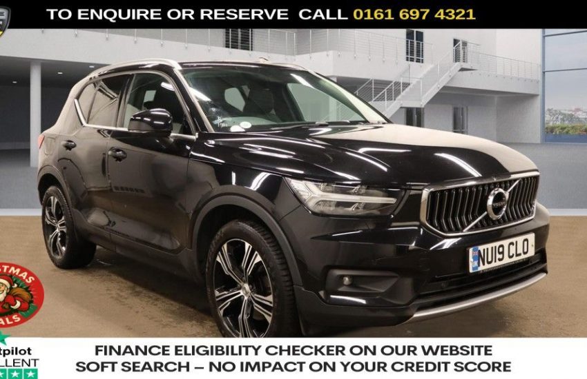 Used 2019 BLACK VOLVO XC40 for sale in Manchester