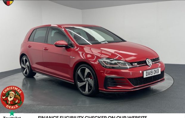 Used 2019 RED VOLKSWAGEN GOLF for sale in Manchester