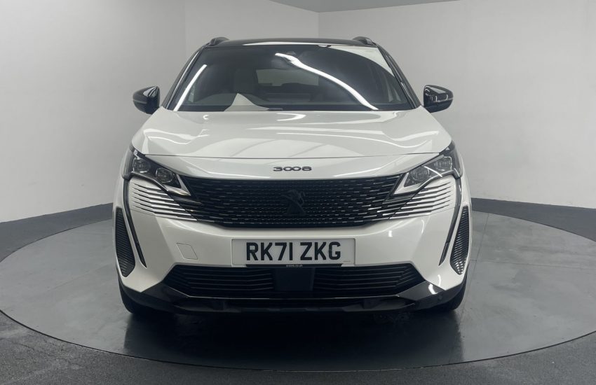 Used 2021 WHITE PEUGEOT 3008 for sale in Manchester
