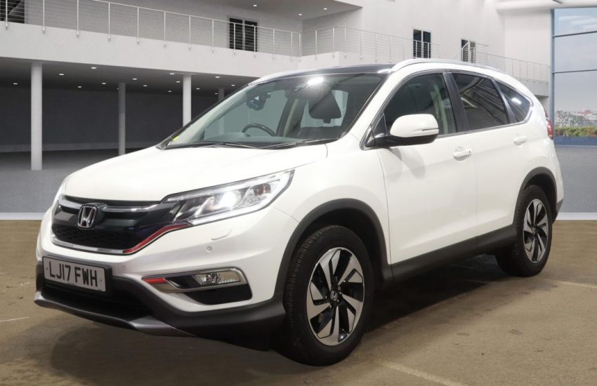 Used 2017 WHITE HONDA CR-V for sale in Manchester
