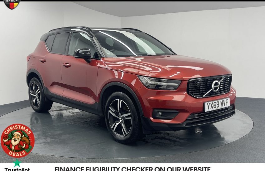 Used 2019 RED VOLVO XC40 for sale in Manchester