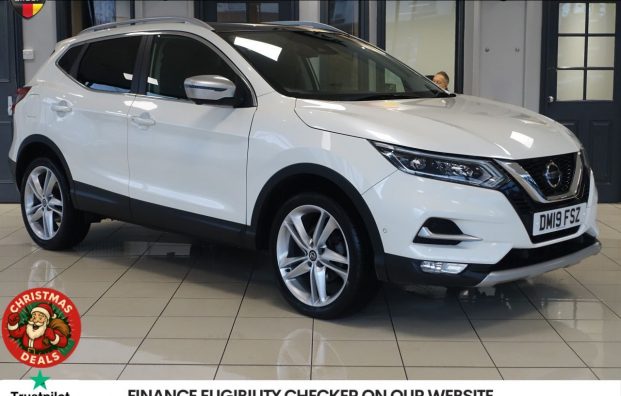 Used 2019 WHITE NISSAN QASHQAI for sale in Manchester