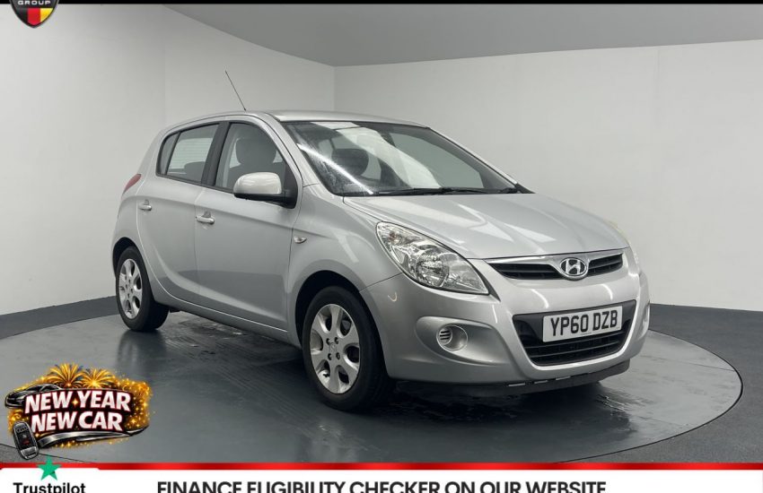 Used 2010 SILVER HYUNDAI I20 for sale in Manchester