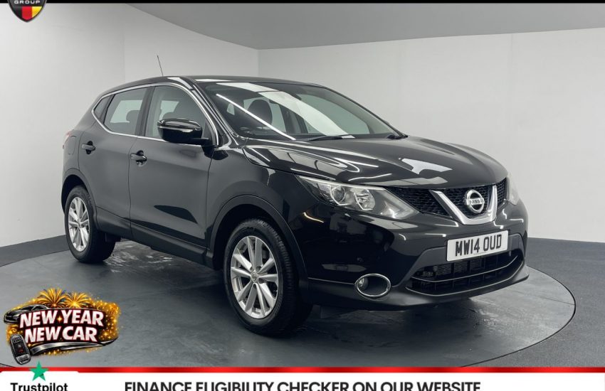 Used 2014 BLACK NISSAN QASHQAI for sale in Manchester