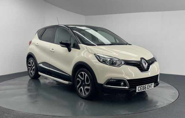 Used 2016 WHITE RENAULT CAPTUR for sale in Manchester