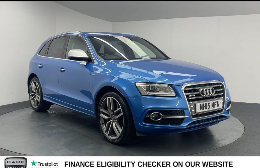 Used 2015 BLUE AUDI SQ5 for sale in Manchester