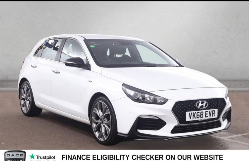 Used 2018 WHITE HYUNDAI I30 for sale in Manchester