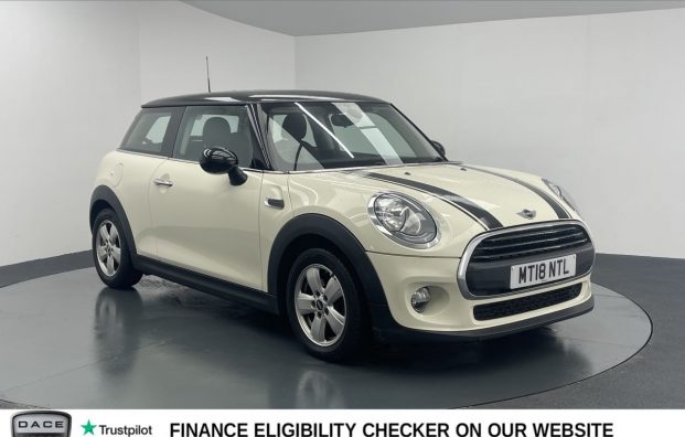Used 2018 WHITE MINI HATCH for sale in Manchester