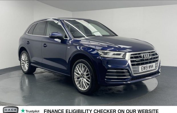 Used 2019 BLUE AUDI Q5 for sale in Manchester