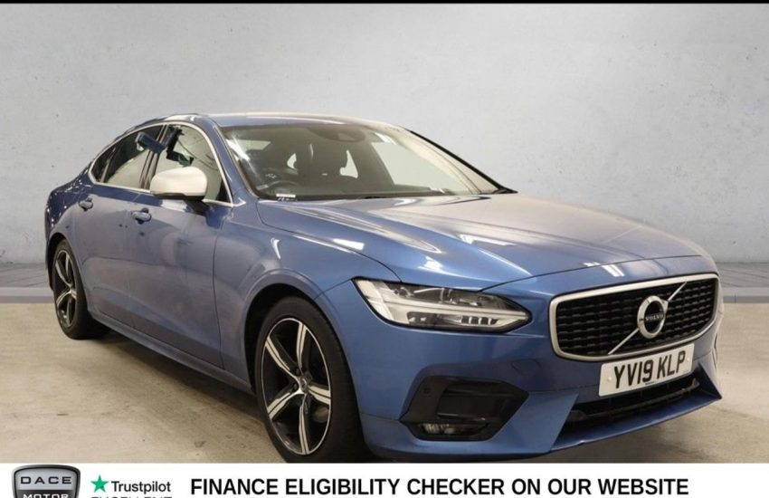 Used 2019 BLUE VOLVO S90 for sale in Manchester