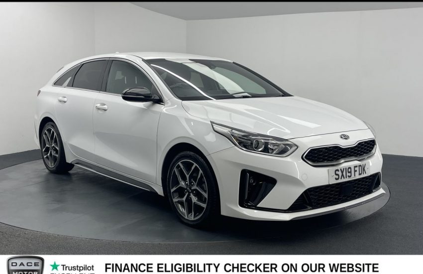 Used 2019 WHITE KIA PROCEED for sale in Manchester