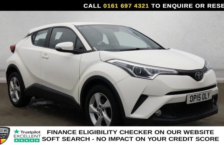 Used 2019 WHITE TOYOTA C-HR for sale in Manchester
