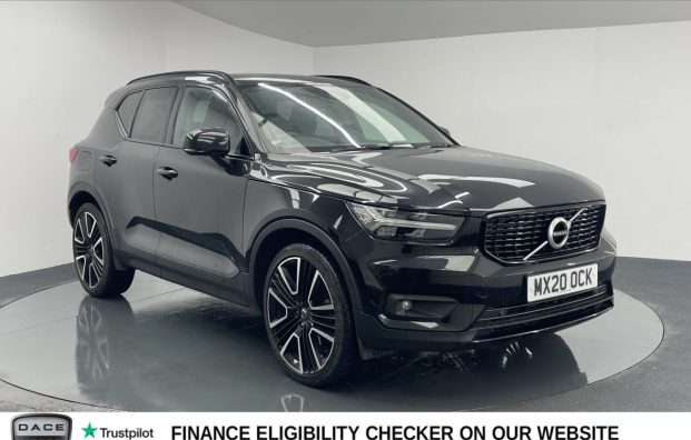 Used 2020 BLACK VOLVO XC40 for sale in Manchester
