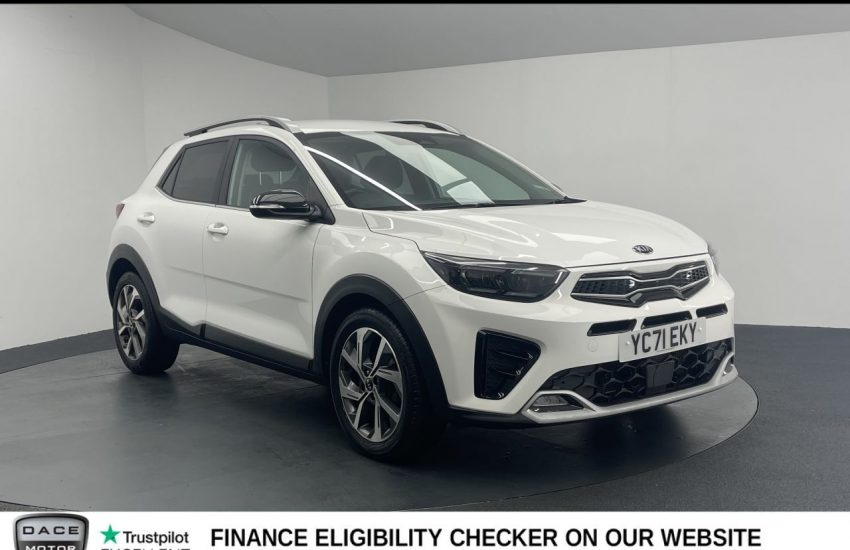 Used 2021 WHITE KIA STONIC for sale in Manchester