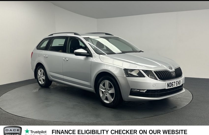 Used 2017 SILVER SKODA OCTAVIA for sale in Manchester