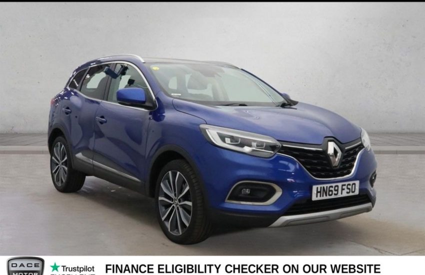 Used 2019 BLUE RENAULT KADJAR for sale in Manchester