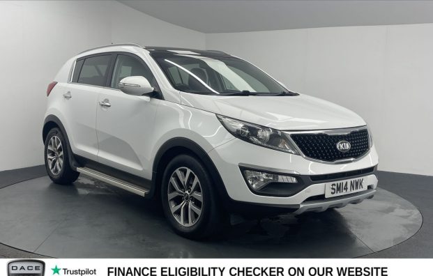 Used 2014 WHITE KIA SPORTAGE for sale in Manchester