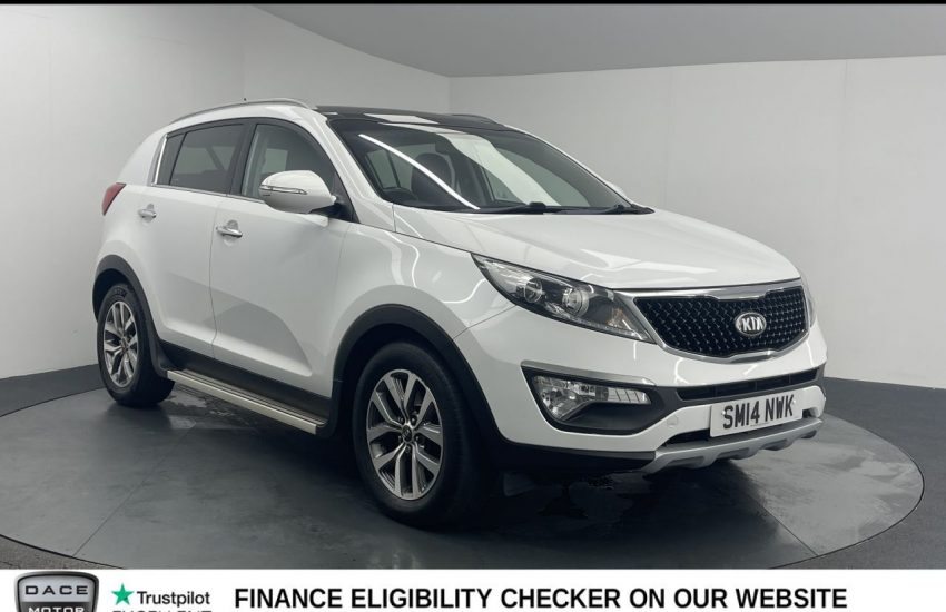 Used 2014 WHITE KIA SPORTAGE for sale in Manchester