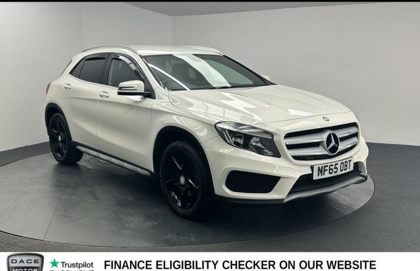 Used 2015 WHITE MERCEDES-BENZ GLA for sale in Manchester