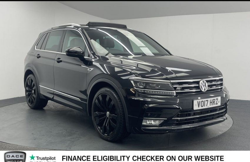 Used 2017 BLACK VOLKSWAGEN TIGUAN for sale in Manchester