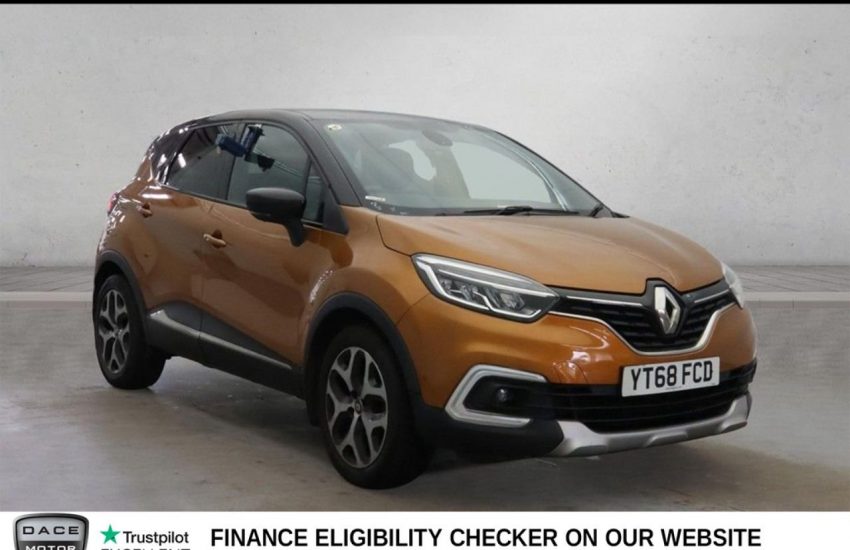 Used 2018 ORANGE RENAULT CAPTUR for sale in Manchester
