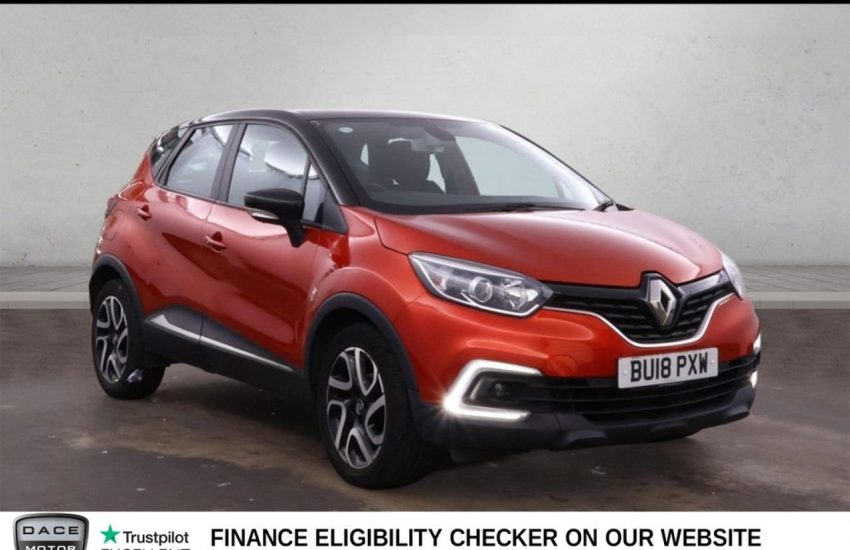 Used 2018 RED RENAULT CAPTUR for sale in Manchester