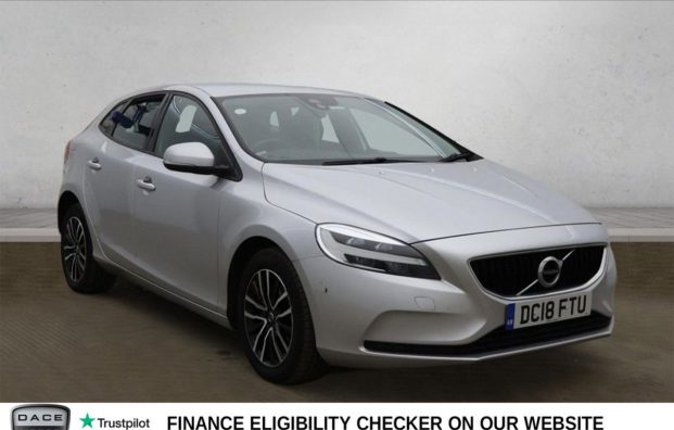 Used 2018 SILVER VOLVO V40 for sale in Manchester
