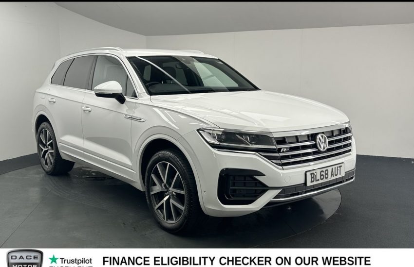 Used 2018 WHITE VOLKSWAGEN TOUAREG for sale in Manchester