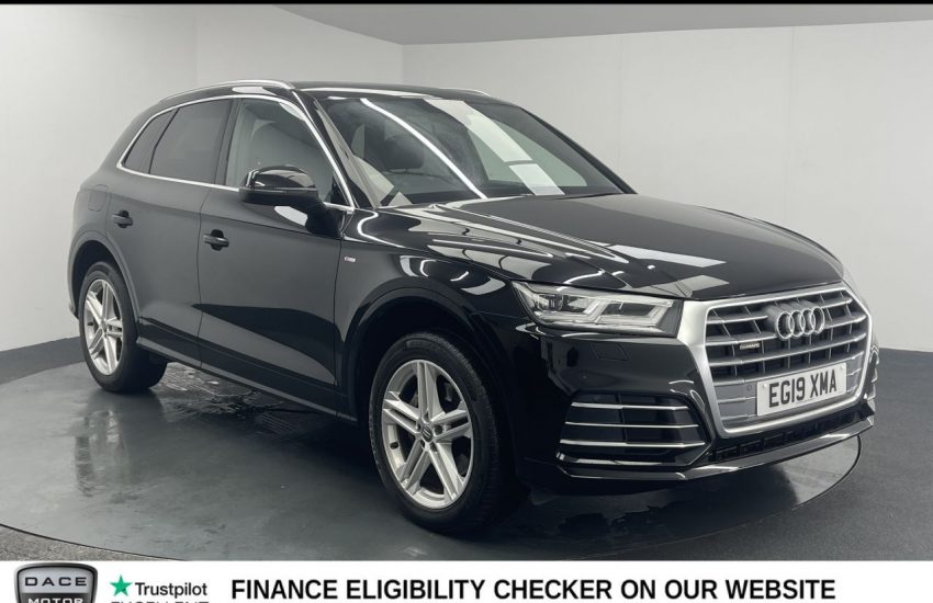 Used 2019 BLACK AUDI Q5 for sale in Manchester