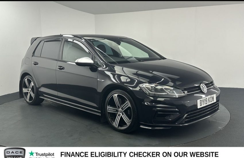 Used 2019 BLACK VOLKSWAGEN GOLF for sale in Manchester