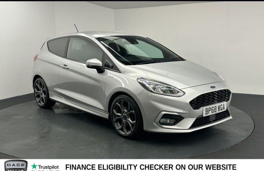 Used 2019 SILVER FORD FIESTA for sale in Manchester