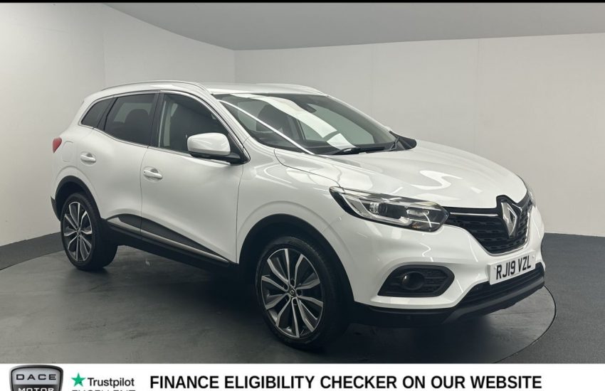 Used 2019 WHITE RENAULT KADJAR for sale in Manchester