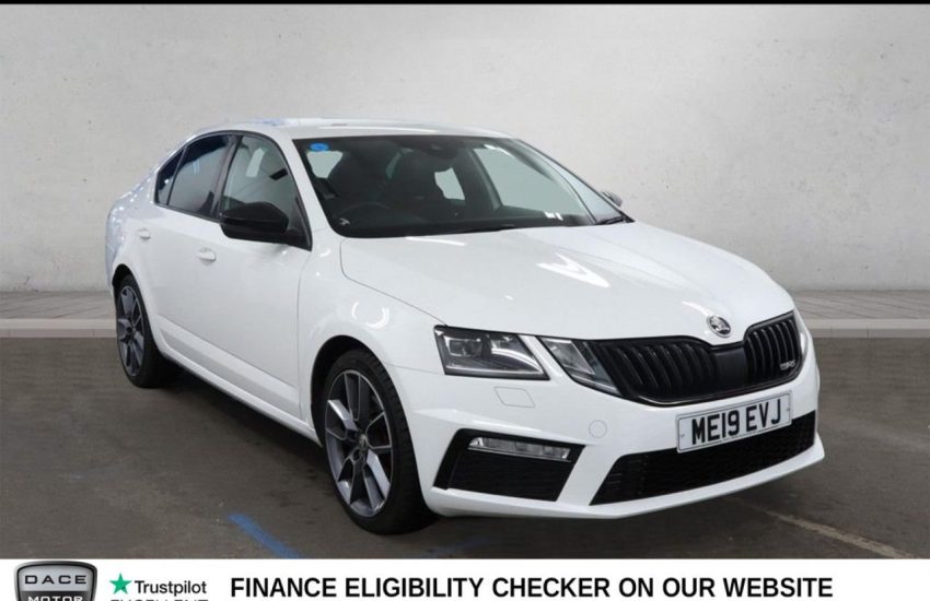 Used 2019 WHITE SKODA OCTAVIA for sale in Manchester